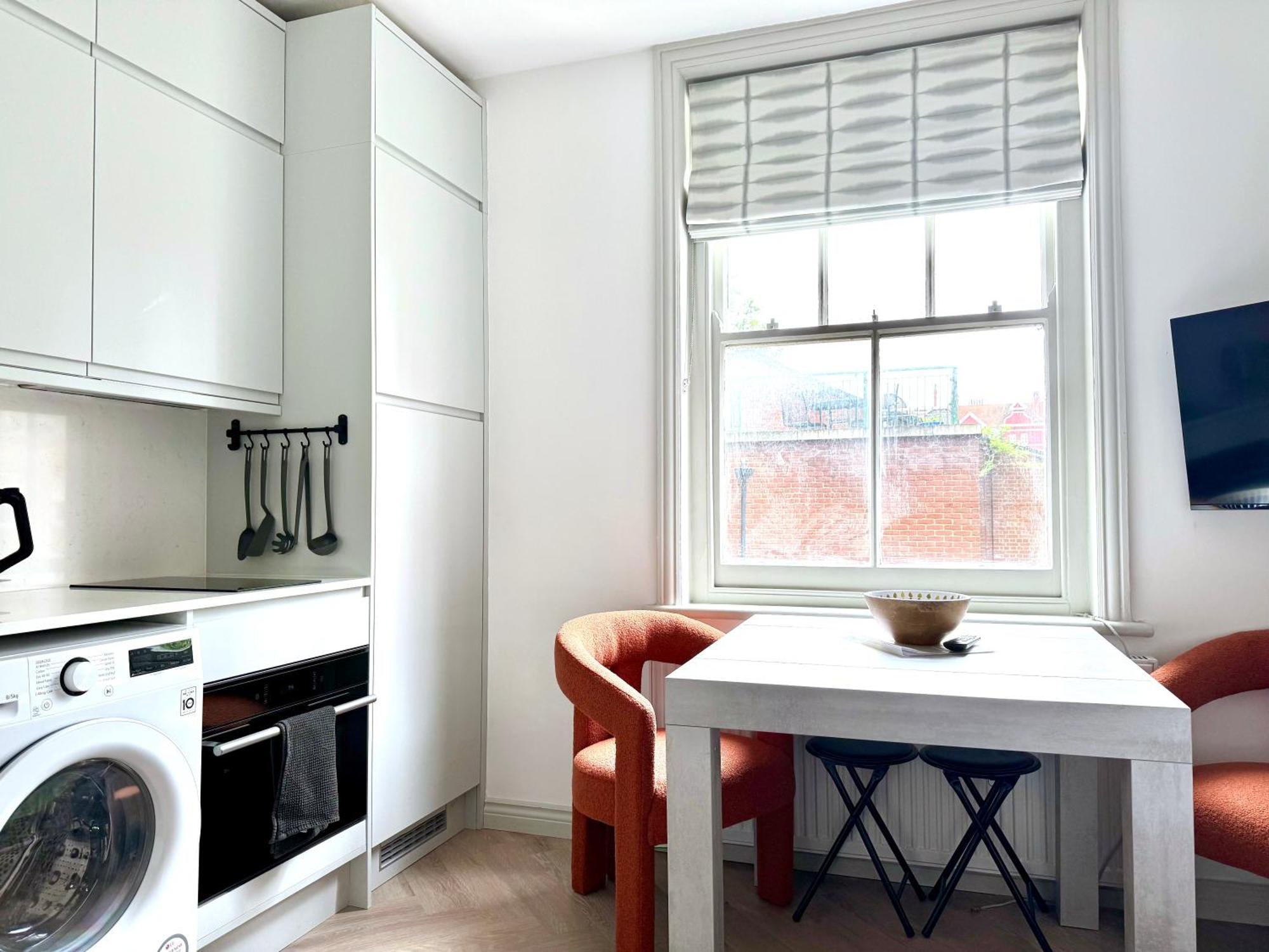 Cozy And Bright One Bed In Marylebone Apartment